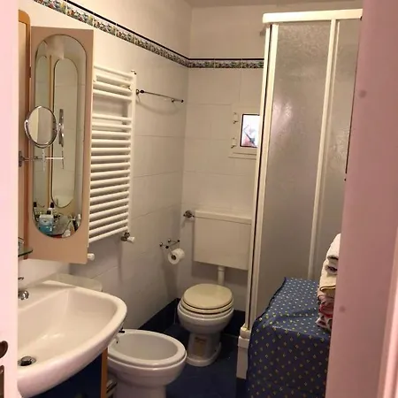 Rose Holiday House