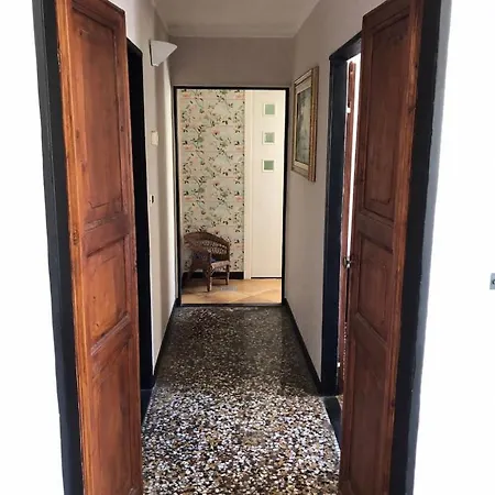 Rose Holiday House